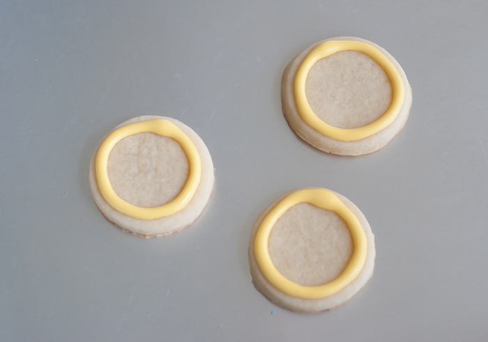 how to make Minions cookies