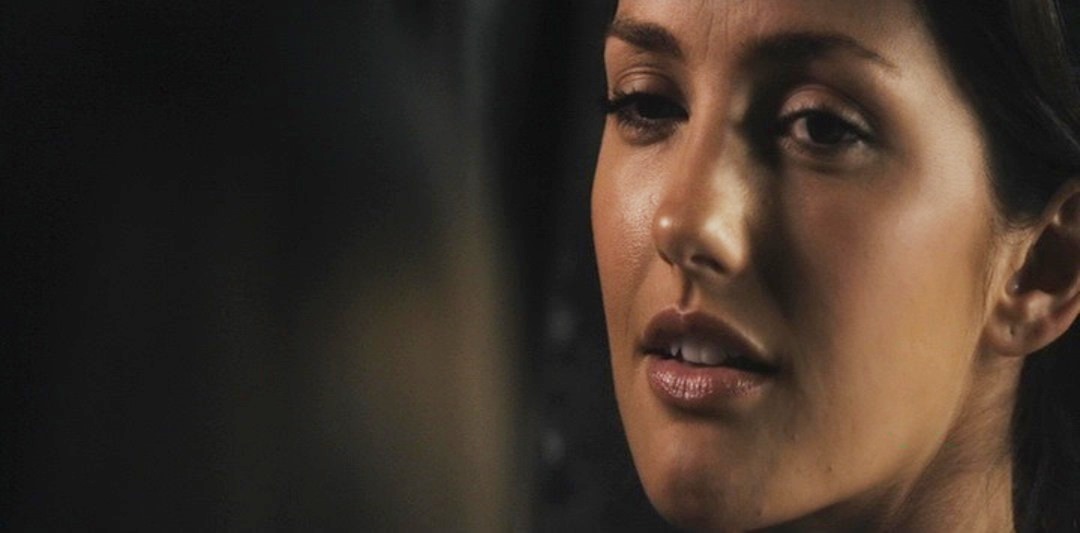 Movie and TV Cast Screencaps: Minka Kelly as Sara in The Roommate (2011
