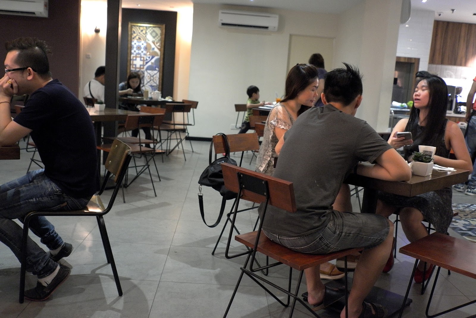 JE TunNel WALNUT CAFE & BAR PFCC Bandar Puteri Puchong More than