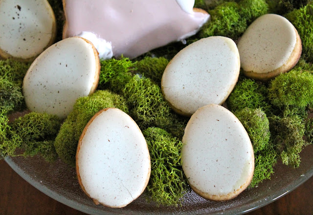 how to make speckled eggs cookies,easter eggs cookies,best Easter cookies,Galletas de Pascua,cookie decorating blogs,specked egg cookies ideas,Easter eggs,Easter,cookie decorating ideas,