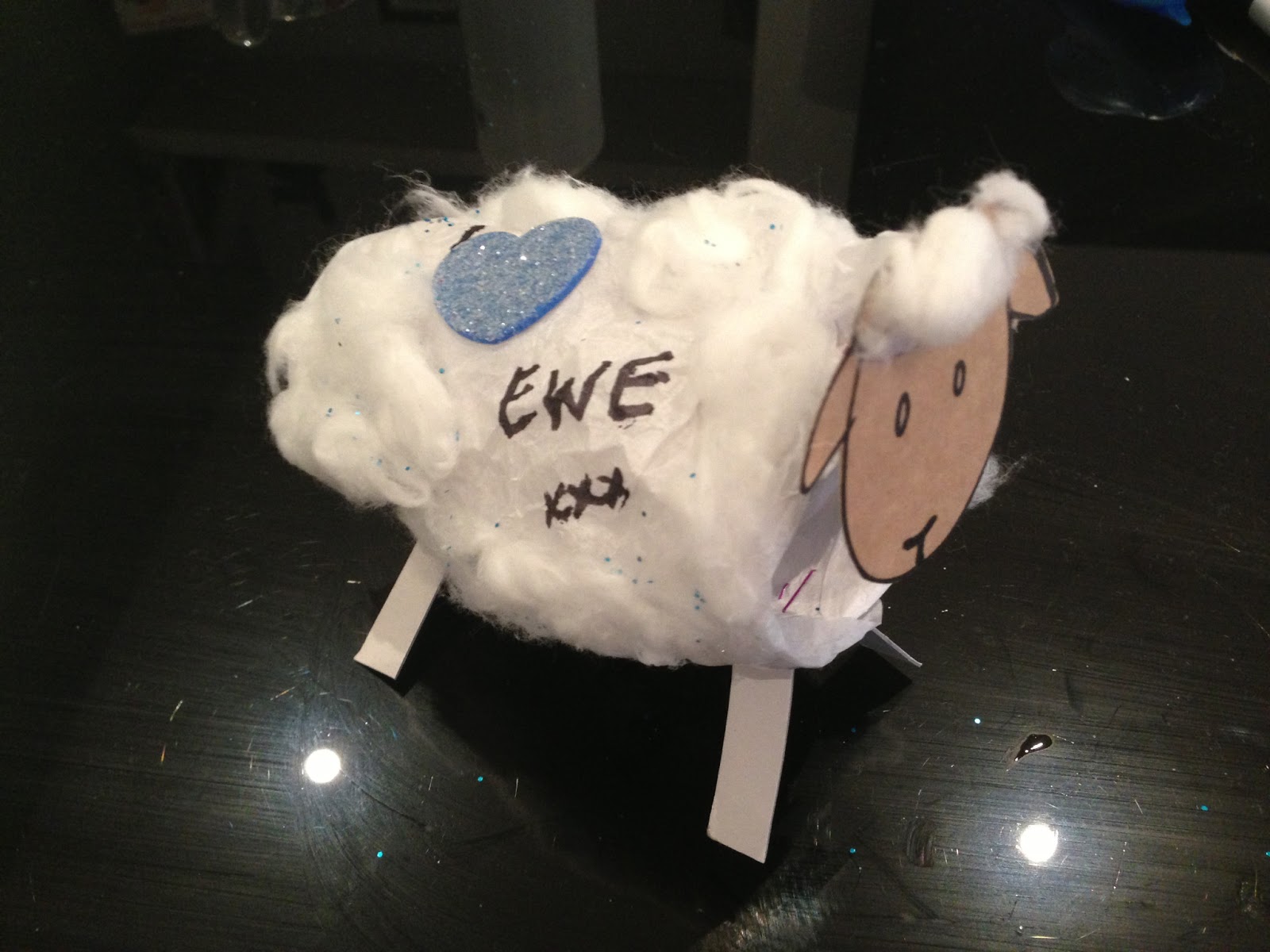 Toddler Arts and Crafts: February (week 6) - 'I love ewe' valentines card