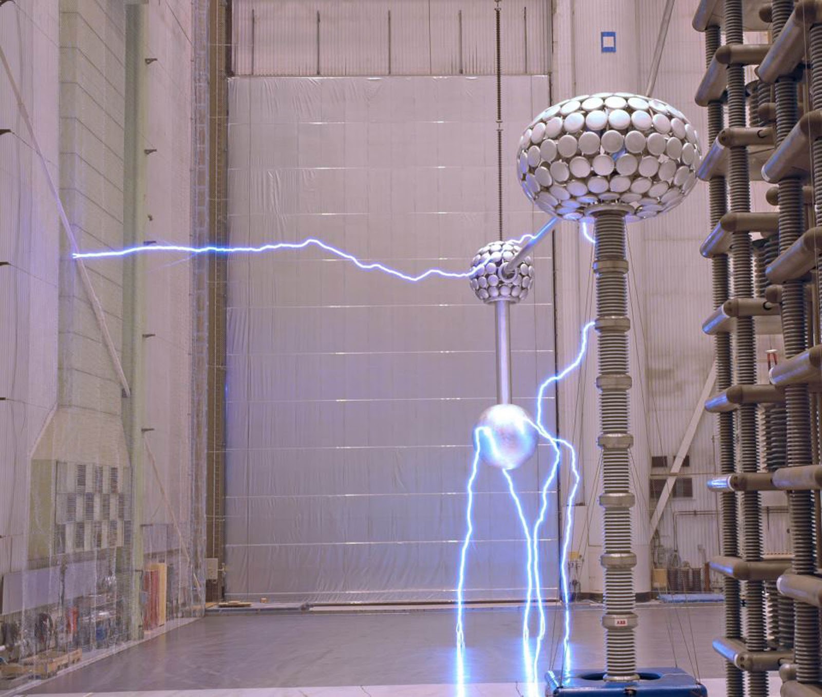 ABB desarrolla el transformador de alta tensión en corriente continua de más potencia en el mundo ABB desarrolla el transformador de alta tensión en corriente continua de más potencia en el mundo