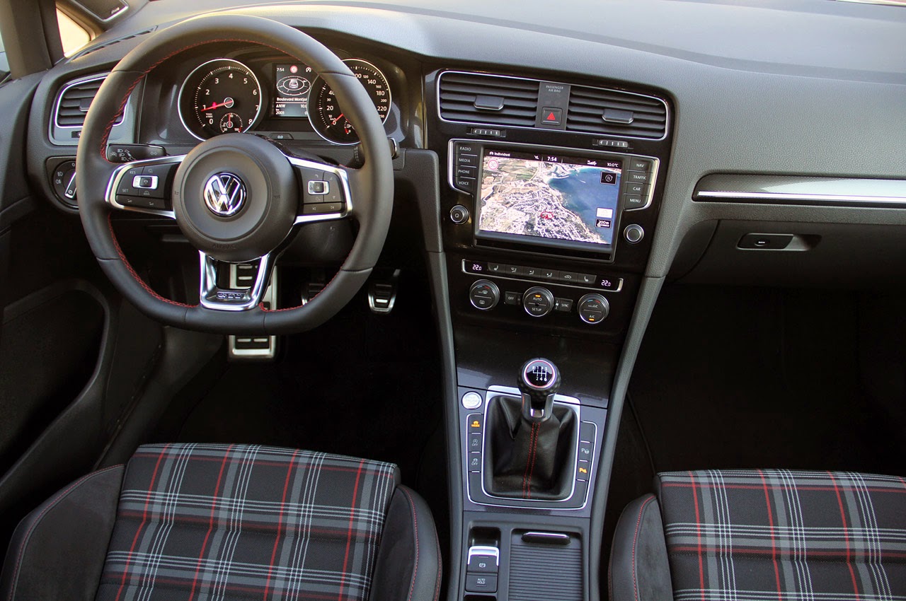 Golf торпеда. Golf 5 gti interior. Golf торпеда.