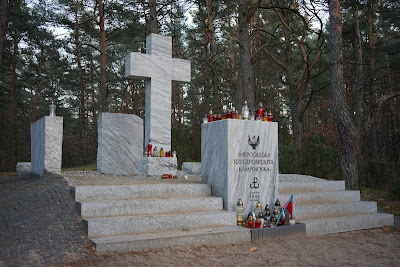 pomnik Niepodległa Rzeczpospolita Kampinoska