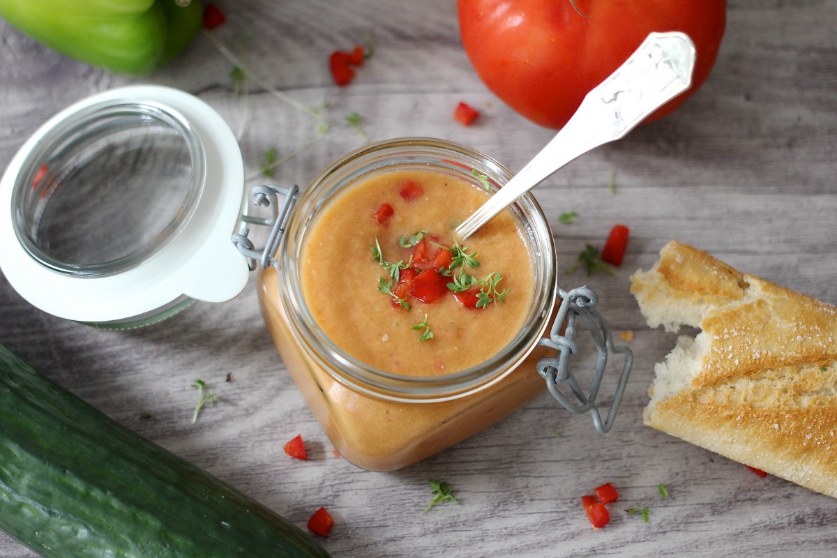 HOME OF HAPPY: GAZPACHO ANDALUZ- KALTE GEMÜSESUPPE UND DIE RÜCKKEHR DES ...