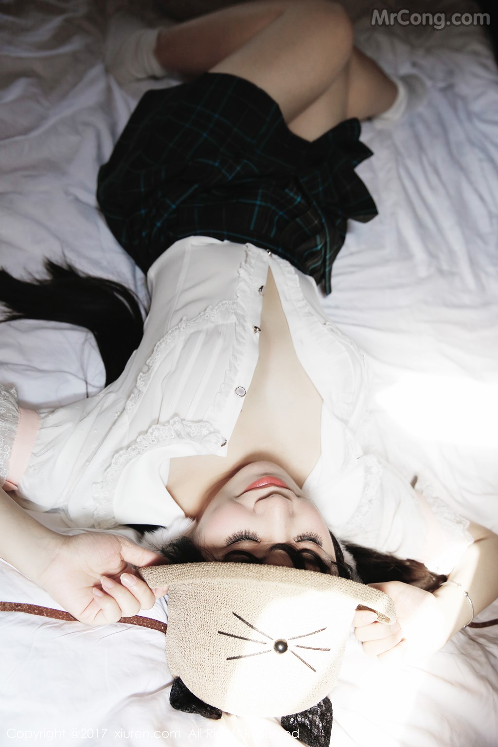 XIUREN No.742: Model v菜 (51 photos)