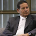 Mourão manda recado a Carlos Bolsonaro: ‘Roupa suja se lava em casa’