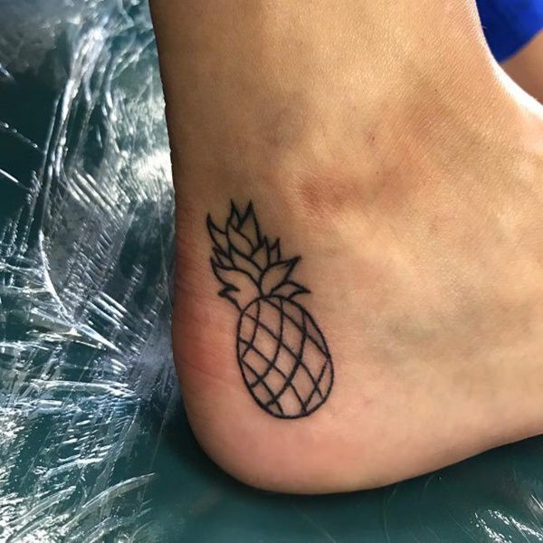 Mini tatuagens femininas para os tornozelos Mini tatuagens femininas para os tornozelos