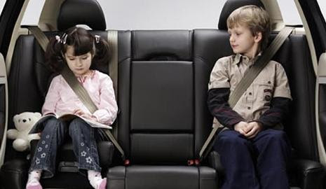 Conheça as regras de transporte para bebês e crianças em veículos - Pansera  News