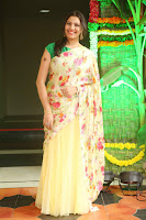 Geetha Madhuri Stills in Saree at Shankarabharanam Film Awards  TollywoodBlog