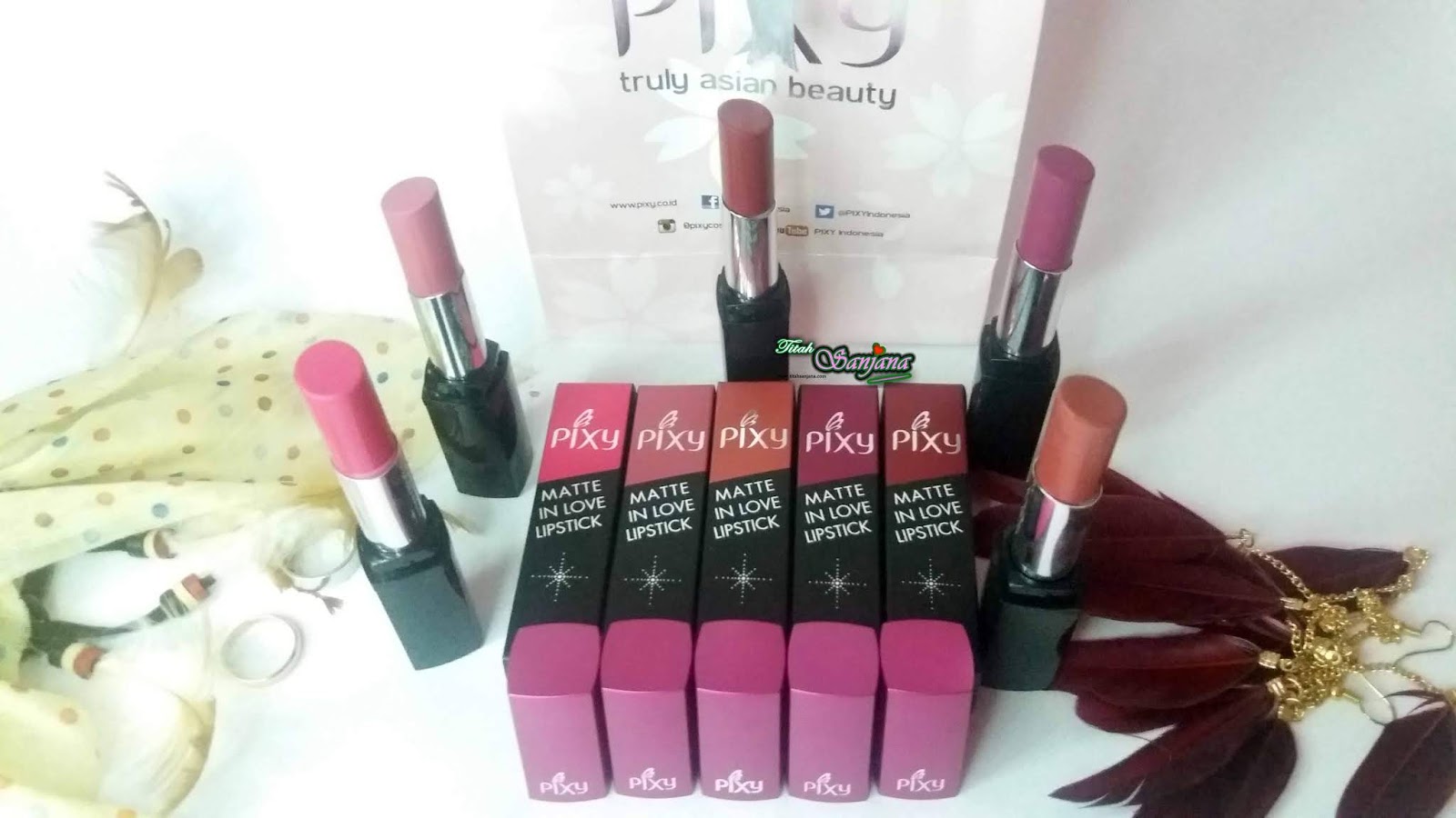 Pixy matte in love lipstick shade 210,310,505,211,106.