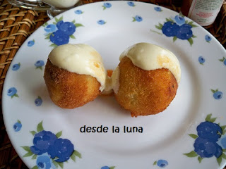 Bombas Picantes De Patata Rellenas De Carne 
