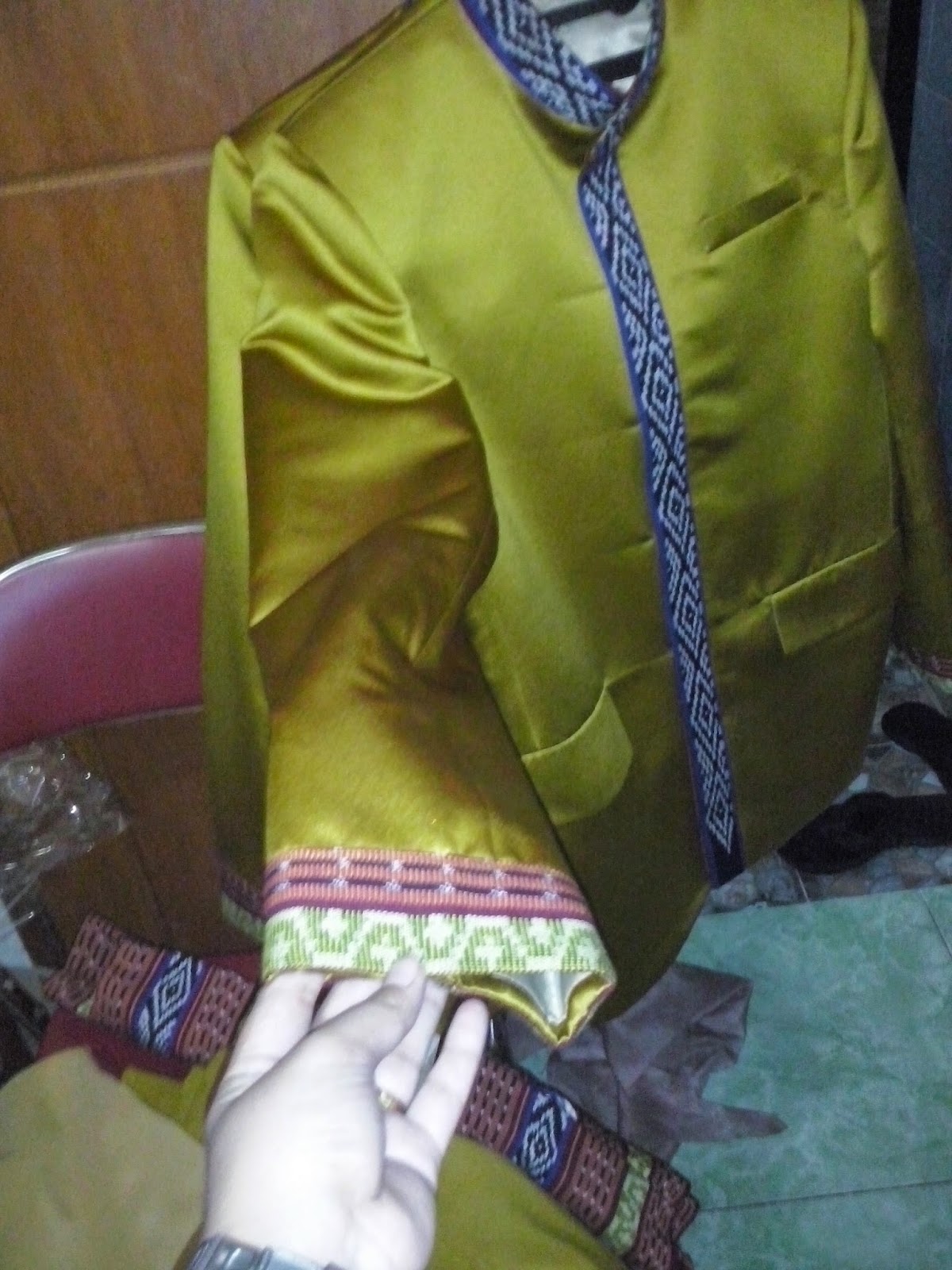 Mr. &amp; Mrs. Timo�s Wedding Preparation: Beskap Resepsi Orang Tua - Done