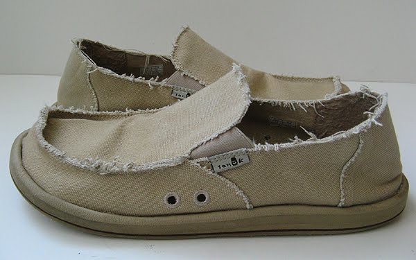 SANUK SHOES TOMS SHOES SIZE 13