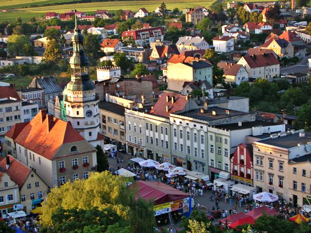rynek w Otmuchowie ratusz, rynek, Lato Kwiatów, opolskie
