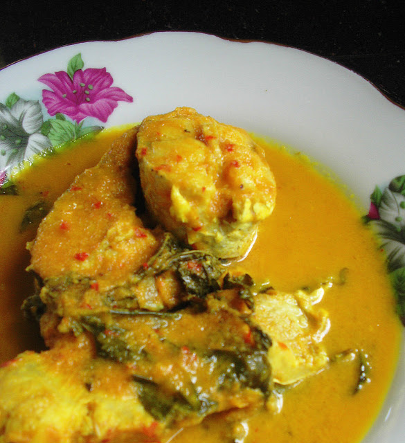 Gulai Kuning Ikan Selayang / Gulai Ikan Tuna Khas Padang Resep Gulai