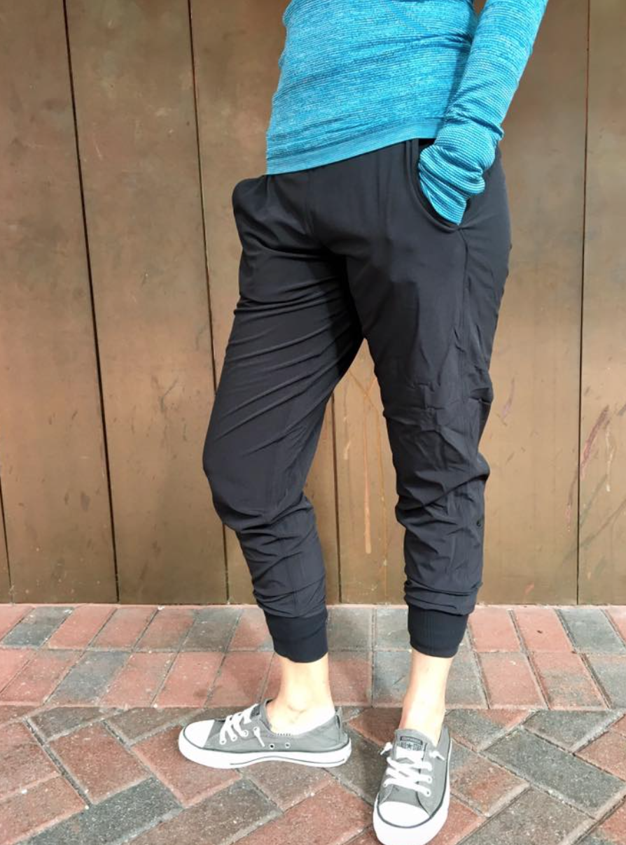 https://api.shopstyle.com/action/apiVisitRetailer?url=https%3A%2F%2Fshop.lululemon.com%2Fp%2Fwomen-pants%2FGet-Ready-Jogger-Swift%2F_%2Fprod8351640%3Frcnt%3D5%26N%3D1z13ziiZ7z5%26cnt%3D47%26color%3DLW5AIPS_028336&site=www.shopstyle.ca&pid=uid6784-25288972-7