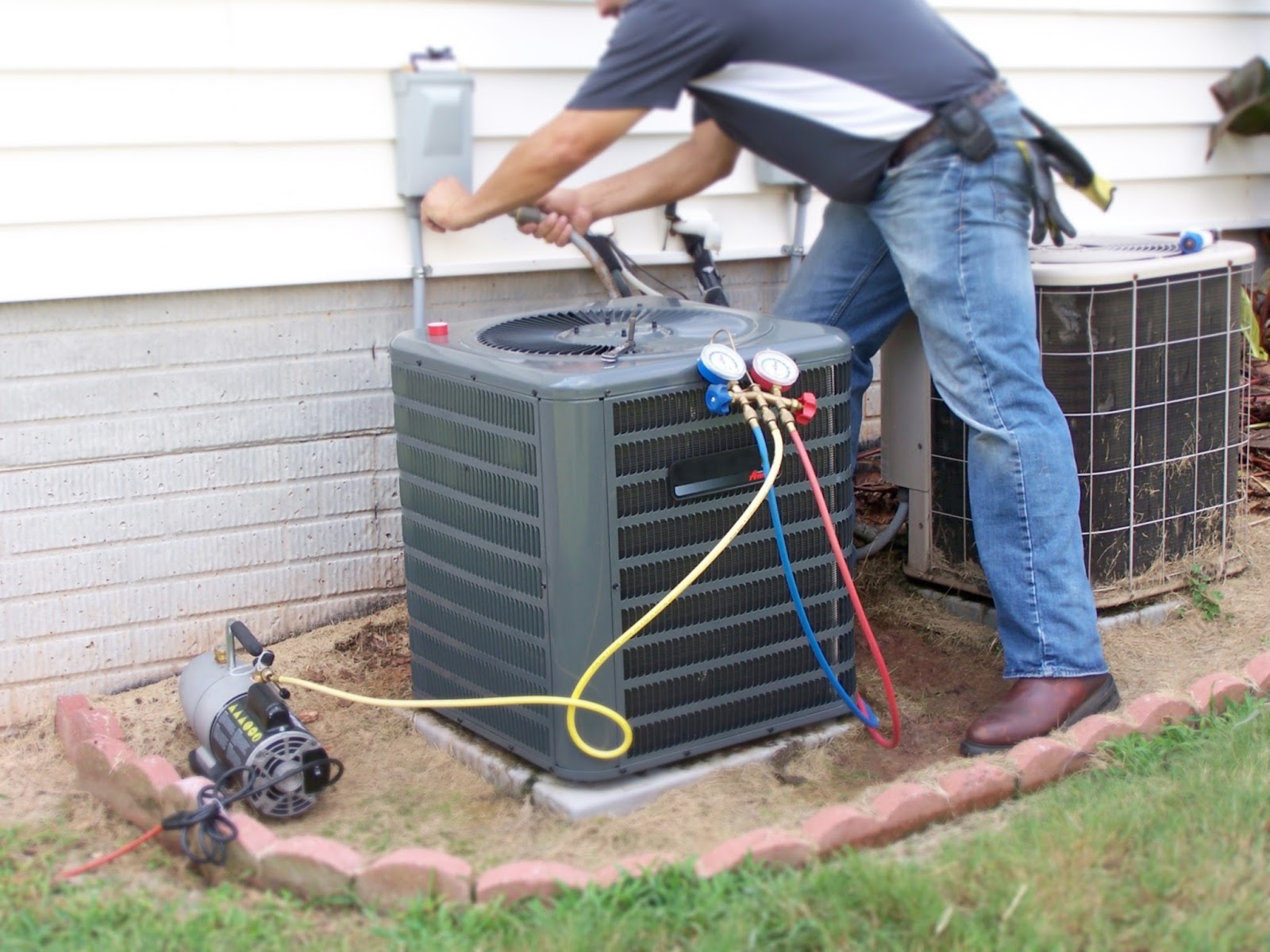 HVAC Technician Vancouver City 4 Tips for Choosing the Right