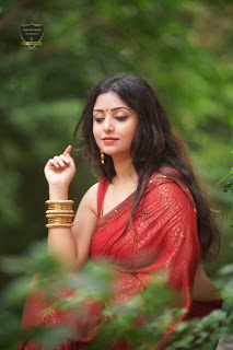 Hottest Internet Sensation Rupsa Saha: Stunning Saree Image Collection! Navel Queens Hottest Internet Sensation Rupsa Saha: Stunning Saree Image Collection! Navel Queens