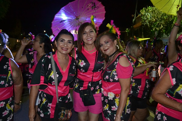 BLOCO AS CALOPSITAS EM MACAU