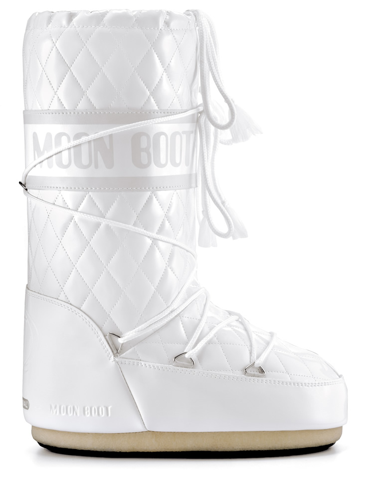 moon boots queen