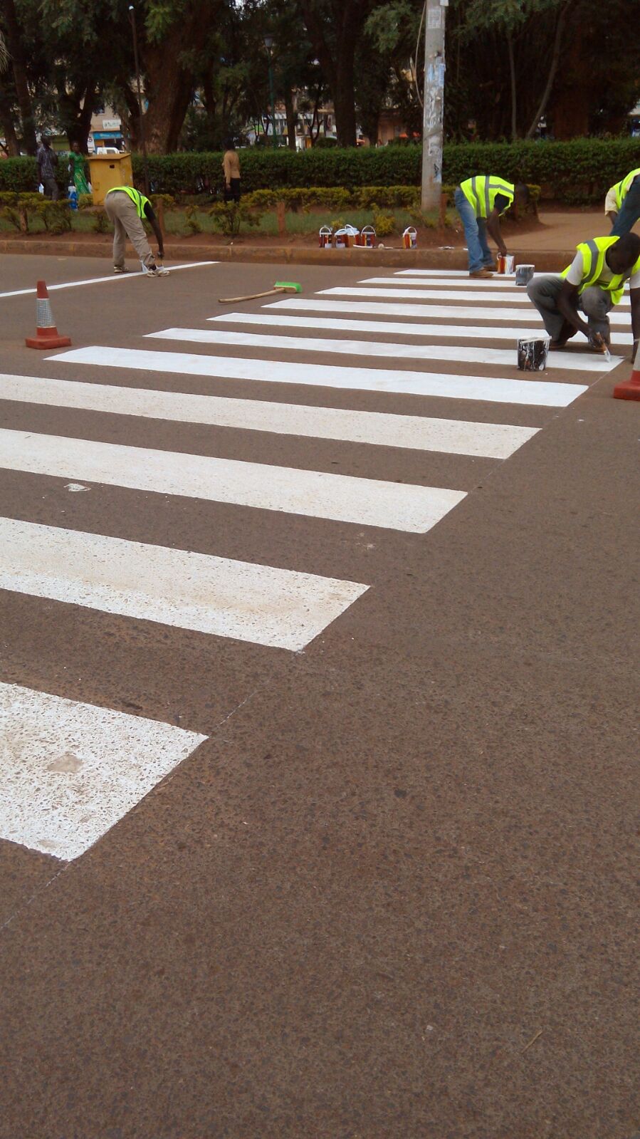 THIKA SUBCOUNTY REPAINTS ZEBRA CROSSINGS TO IMPROVE TRAFFIC SAFETY