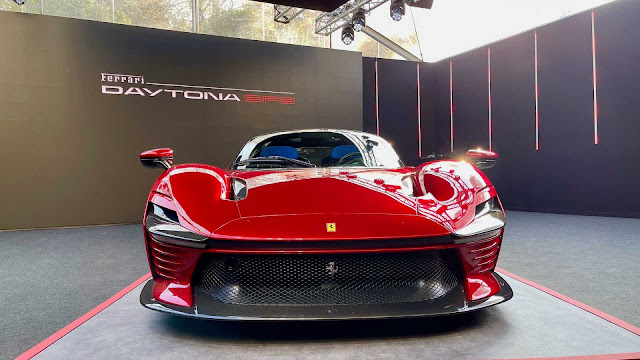2022 Ferrari Daytona SP3 Debuts