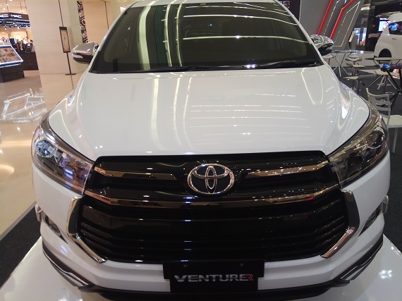 Toyota Resmi Perkenalkan New Venturer di Ciputra World Surabaya harga new venturer surabaya
