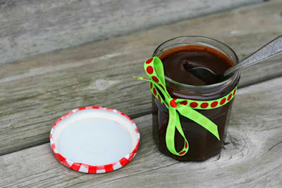 Handmade Edible Christmas Gifts - Ioanna's Notebook Hot Chocolate Fudge Sauce