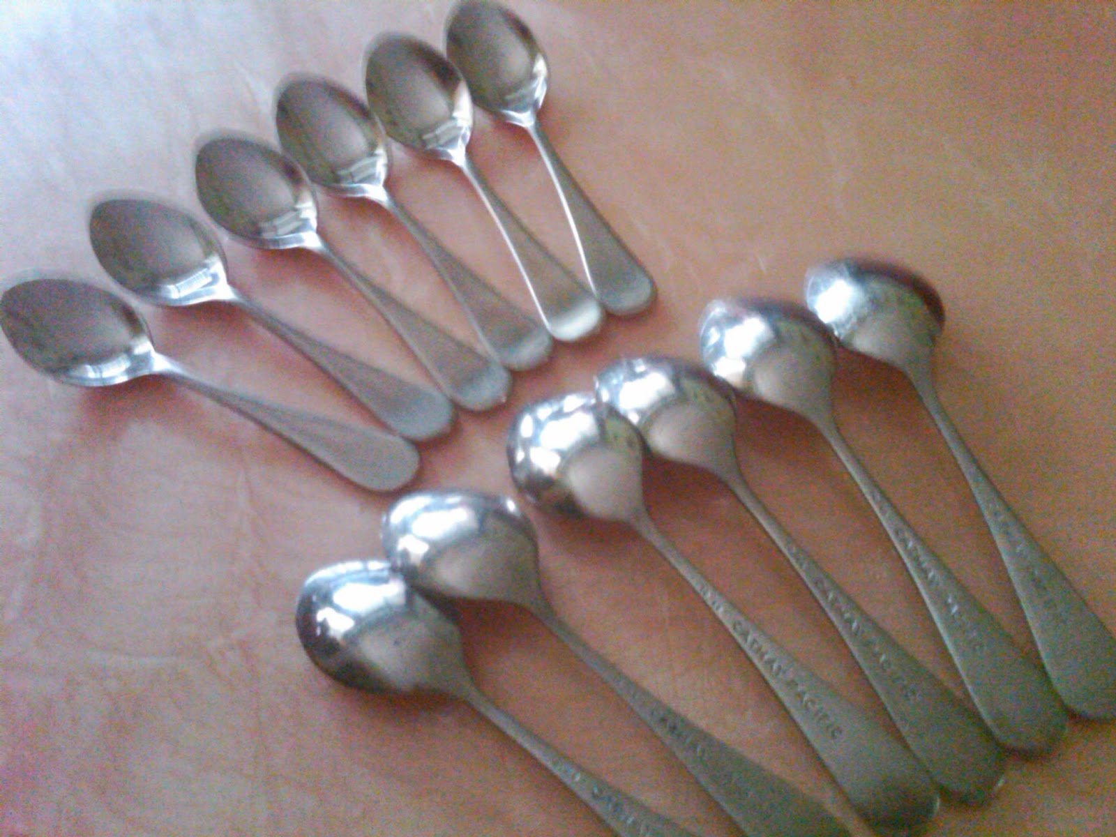 Koleksi Barang Bekas Unik: Sendok Logo Maskapai