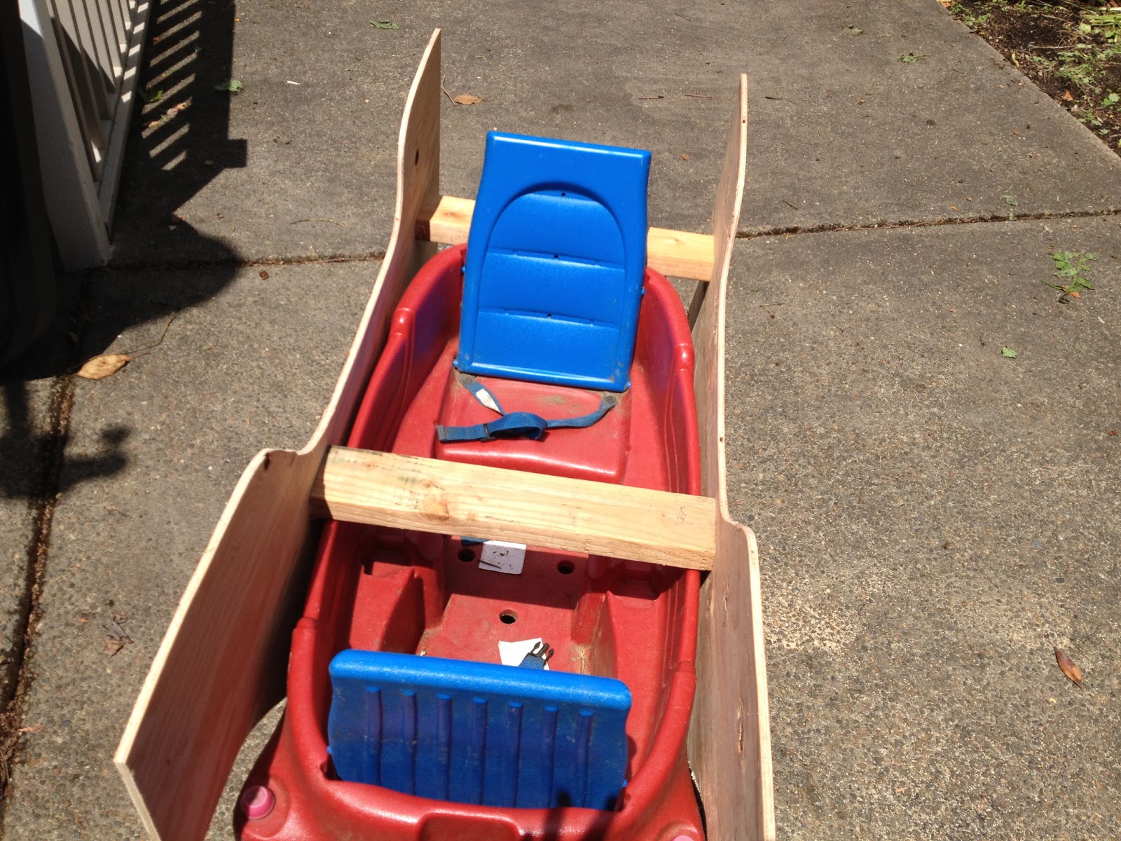 Floats, sand boxes, and excavators: Pirate Ship Wagon Float