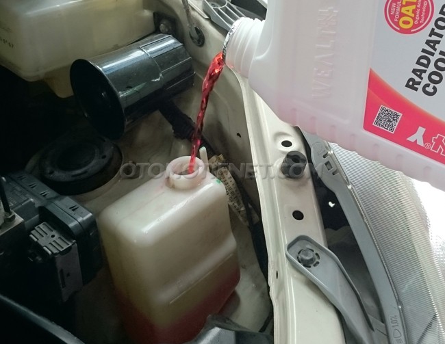How to drain radiator water of Toyota Avanza Veloz with careful the supplement valves Auto
