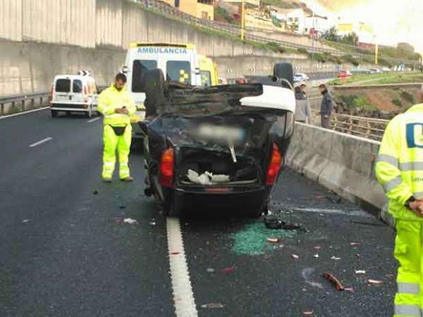 Aparatoso accidente tráfico GC-2 Las Palmas de Gran Canaria Aparatoso accidente tráfico GC-2 Las Palmas de Gran Canaria
