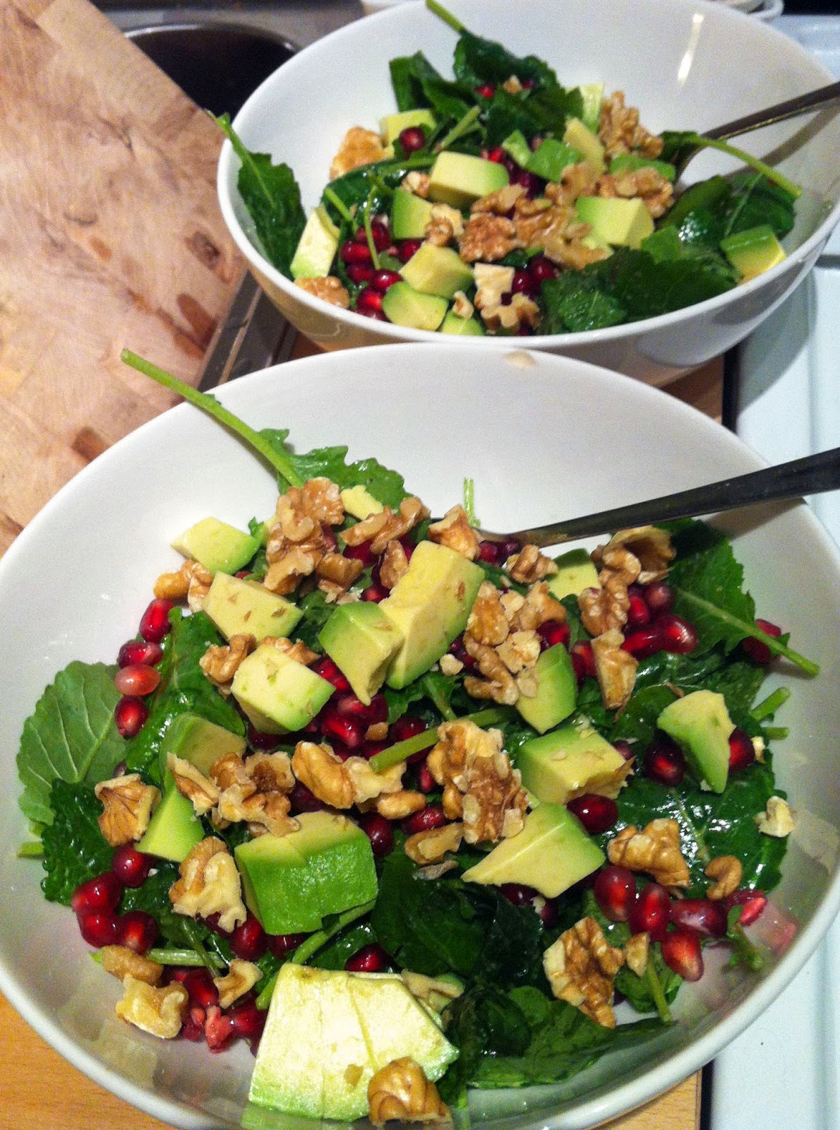 Baby Kale, Avocado, Pomegranate & Walnut Salad Smart Mouth Superfoods