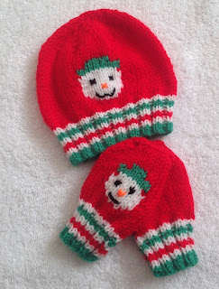 https://www.craftsy.com/knitting/patterns/snowman-christmas-hat-and-mitten-set/467633