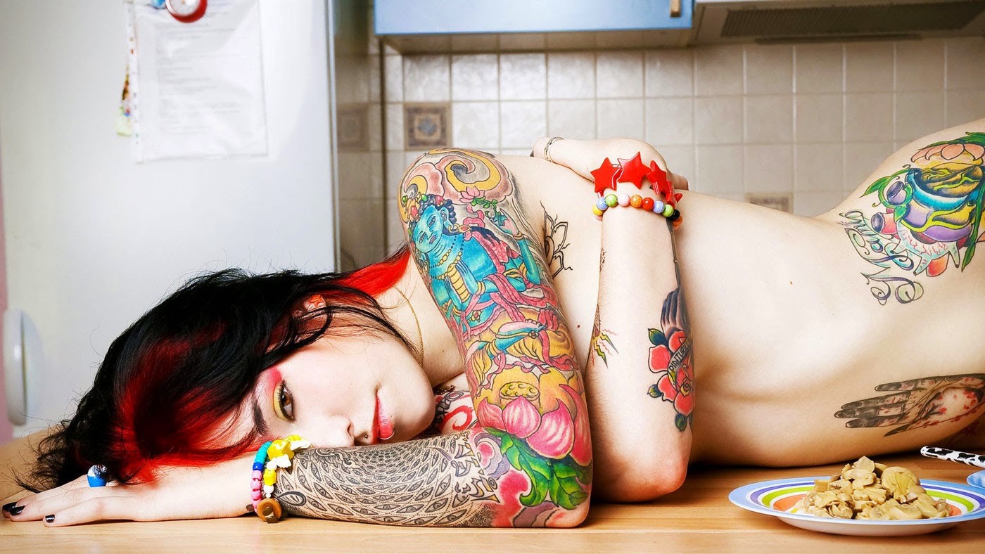 Hot Full Arm Tattoo Girl Wallpaper
