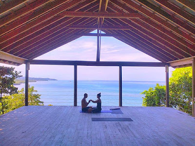 yoga, couples yoga, roatan, ananda pavilion, paya bay resort, naturism