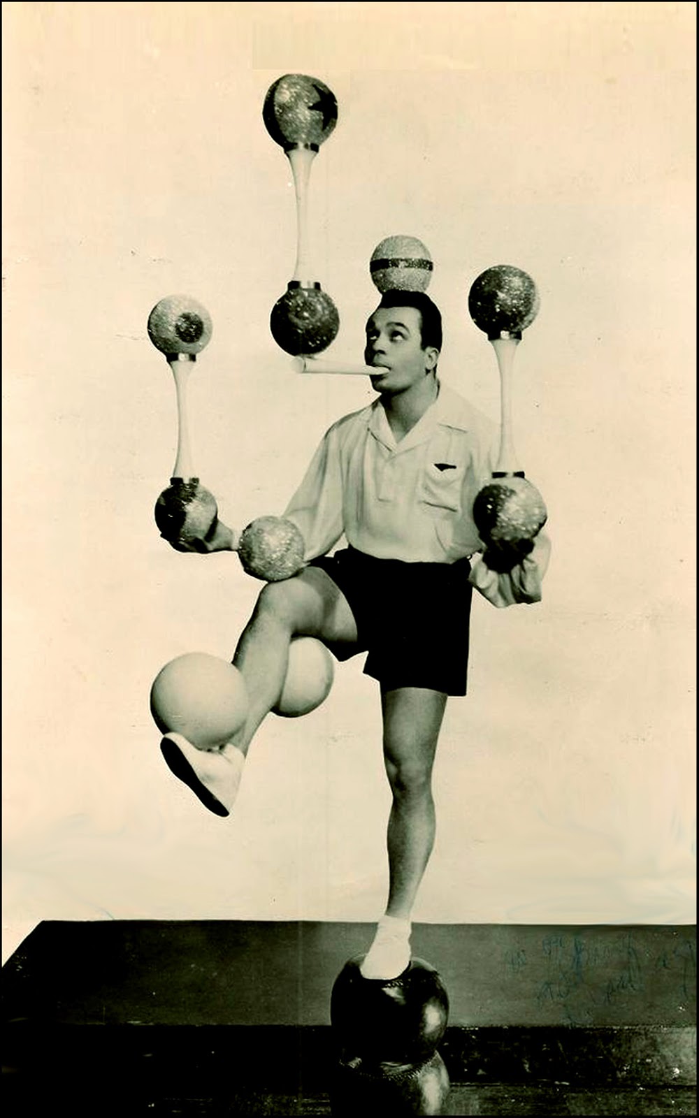 Buckles Blog JUGGLERS 9