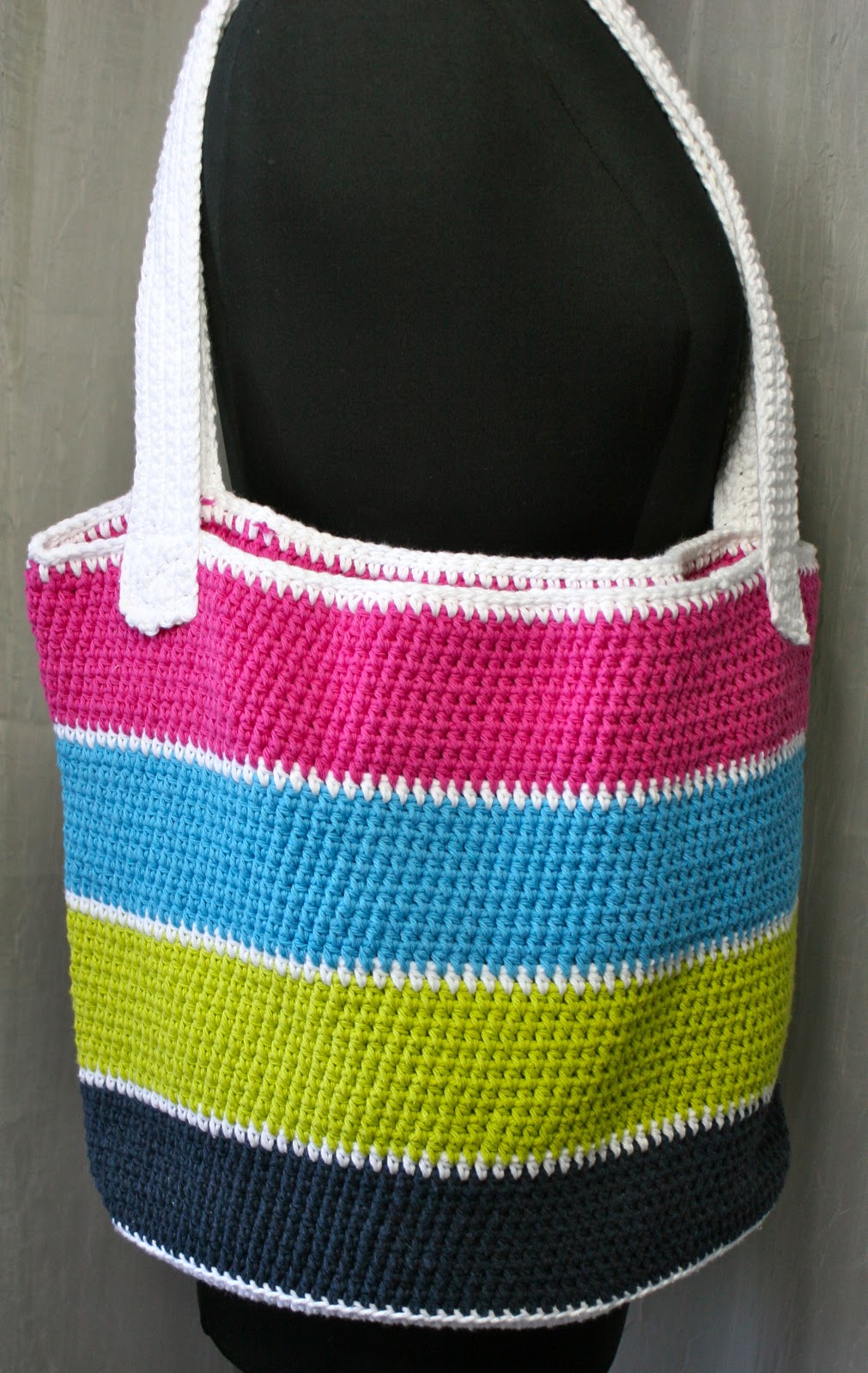 wavy crochet tote bag