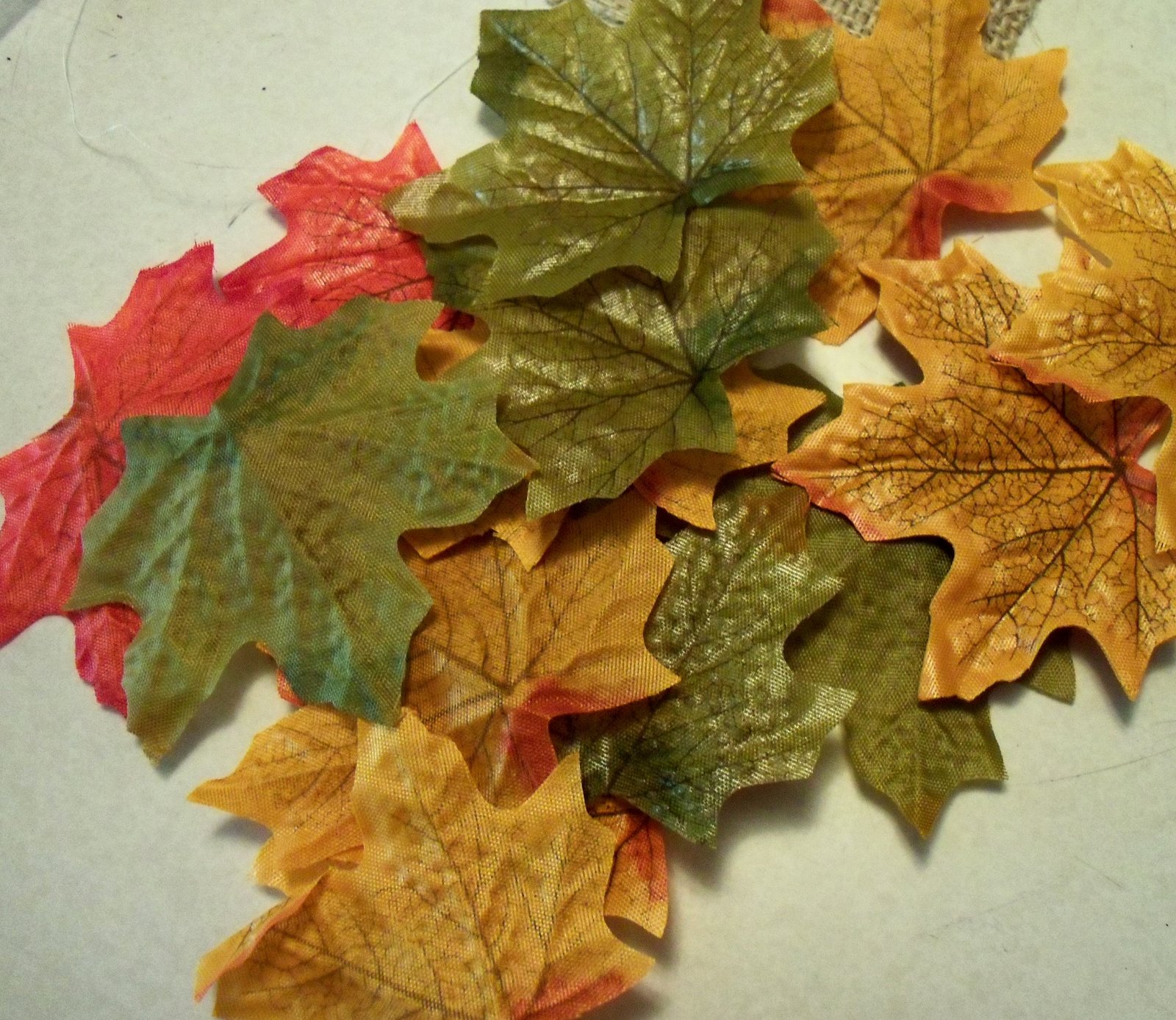 Make The Best of Things DIY Faux Leaves Table Runner
