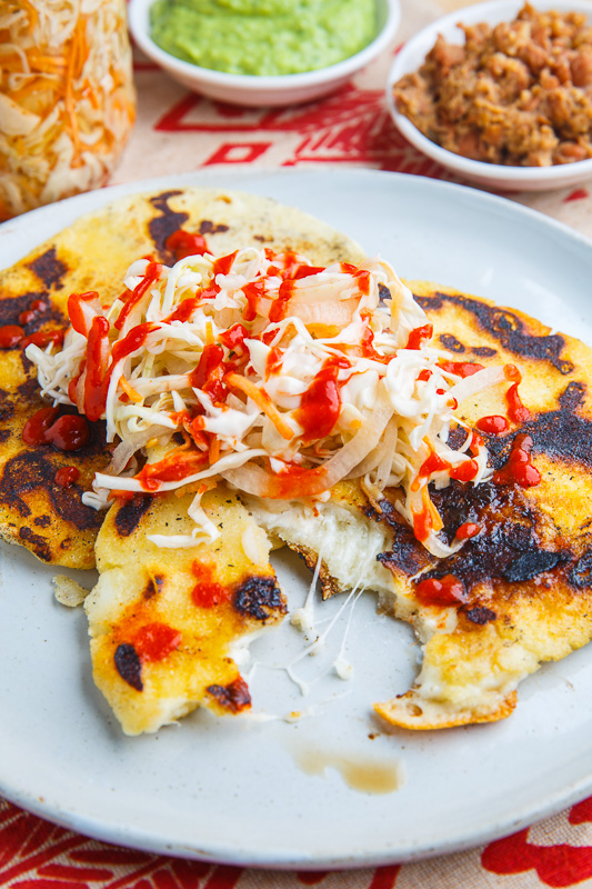 Pupusas con Cortido Pupusas con Cortido