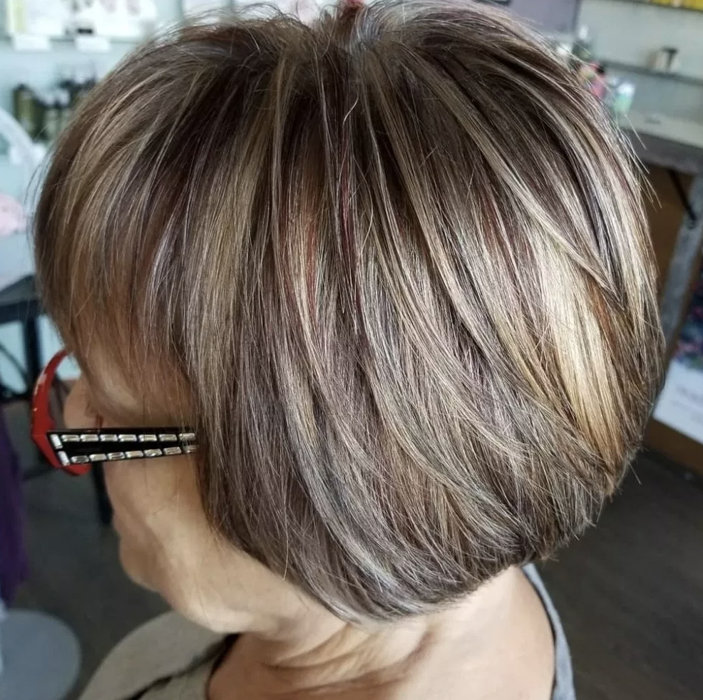 short hairstyles for women over 60 with glasses