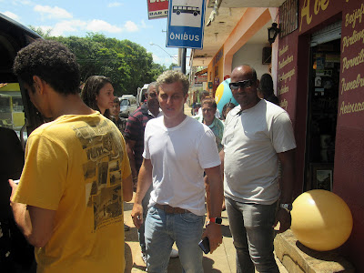 http://4.bp.blogspot.com/-5niIFEhdTv4/VnQqkU9z0cI/AAAAAAAAOAc/8fiKesKJ-cg/s1600/luciano2.jpg