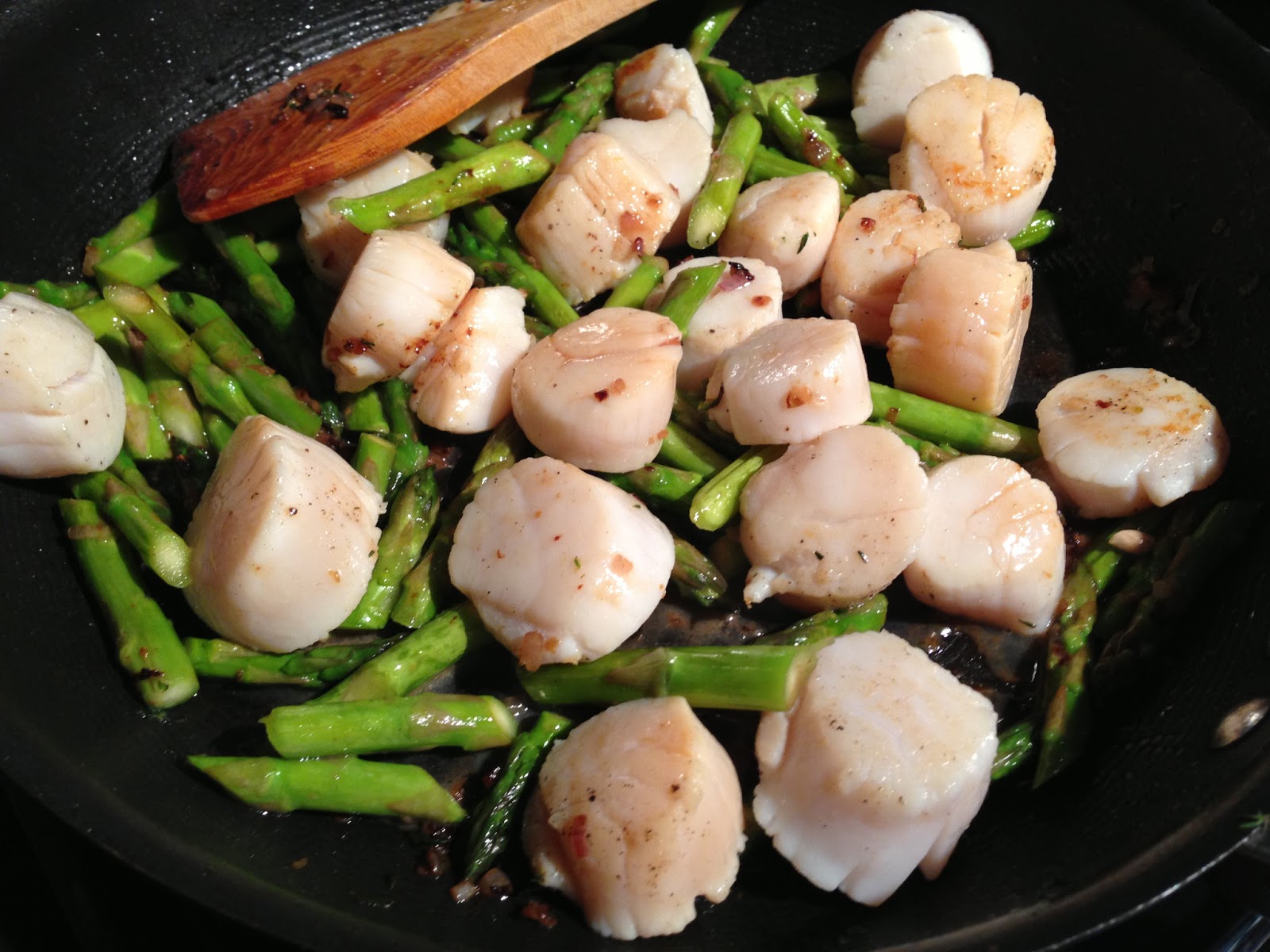 30 Things to Do Now That I'm 30 Seared scallops with lemon, asparagus