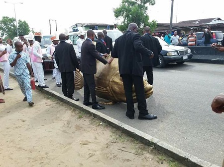 Is This Modern Day Jonah? See The Huge Fish Coffin an Akwa Ibom Man Got Buried In Recently (Photos)