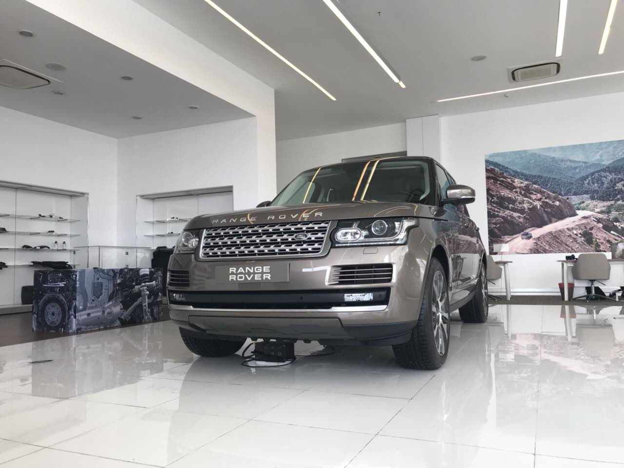 Giá Xe Range Rover Động Cơ Xăng Supercharged Đời Mới Màu Vàng Ánh Kim Model 2018, Xe Range Rover LWB Đời Mới 2019 Nhập khẩu nguyên chiếc và chính hãng tại việt nam