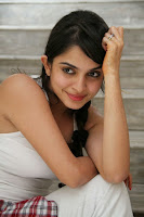 Sheena Shahabadi Glamorous Photos HeyAndhra