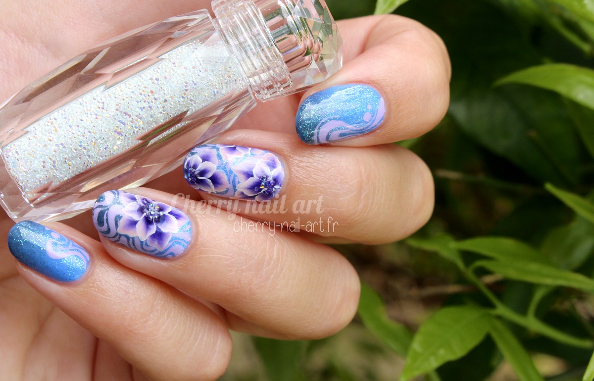 nail-art-one-stroke-fleur-abstrait-crystal-pixie