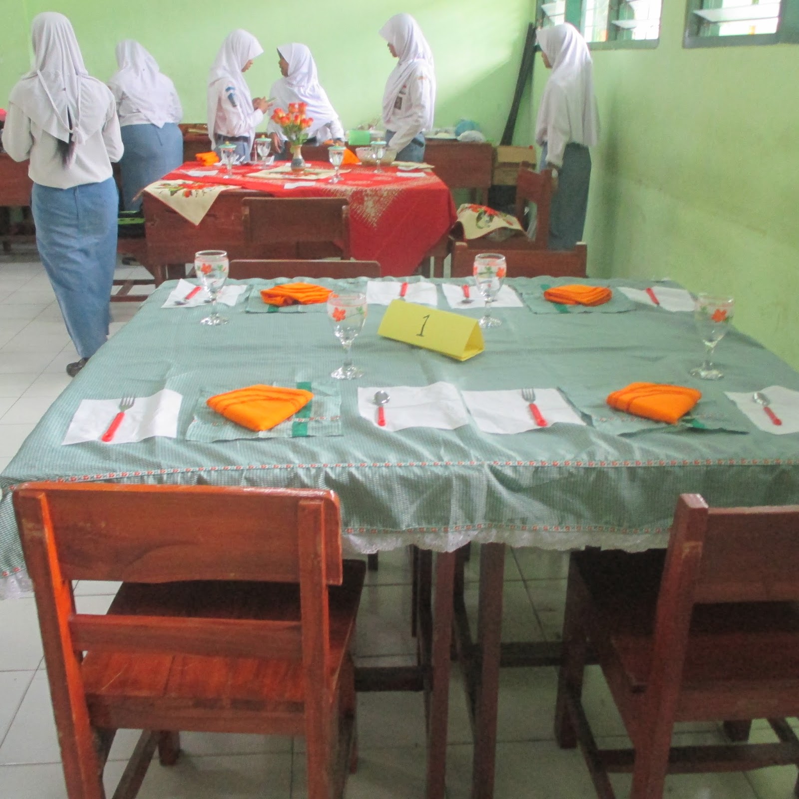 Ayo Berkarya Contoh Laporan Table Manner