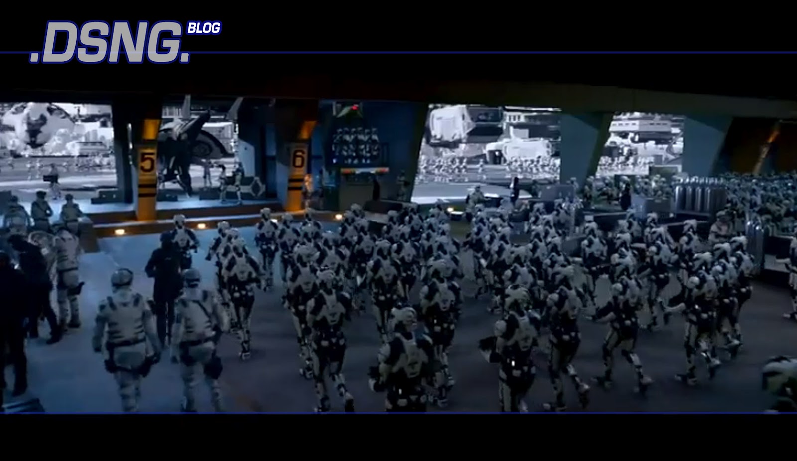 http://4.bp.blogspot.com/-5ovkpGWWvKw/T-4M9JVPJxI/AAAAAAAAGSk/Y6AHd_FtMRQ/s1600/colin+farrell+kate+beckinsale+total+recall+2012+movie+sci+fi+handgun+gun+weapon+concept+wallpaper++futuristic+hovercar+police+robot+droids+cyborgs+star+wars+clone+army.jpg